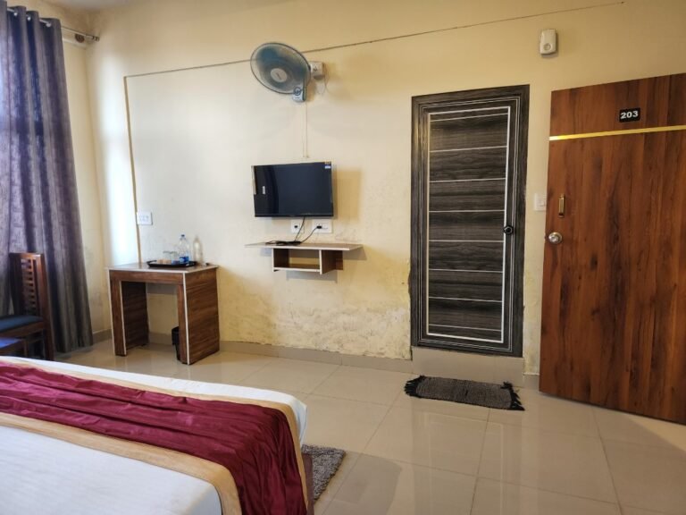 super deluxe (3) resized